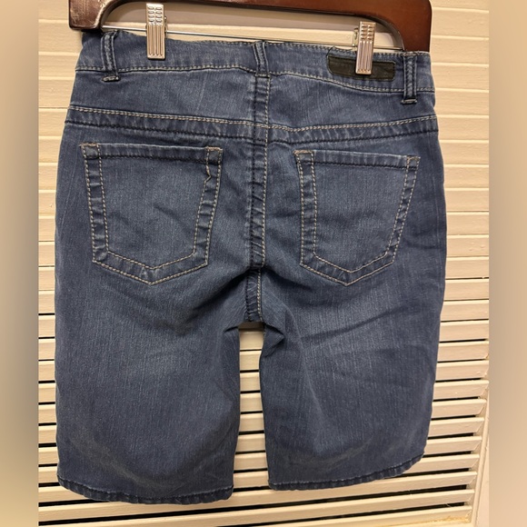 Liverpool Maggie Bermuda Jean shorts 6 petite - Picture 2 of 4